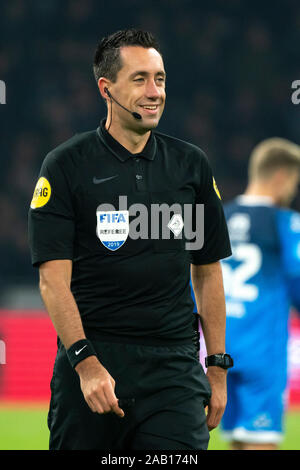 Schiedsrichter Dennis Higler während der Eredivisie match Ajax-Heracles Almelo am November, 23 2019 in Amsterdam, Niederlande. Credit: SCS/Sander Chamid/LBA/Alamy leben Nachrichten Stockfoto