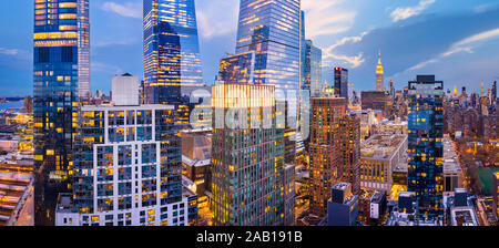 Antenne Panorama der Stadt New York Wolkenkratzer in der Dämmerung