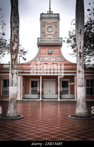 Lima, Peru - 17.November 2019: Öffentliche Gebäude der Bibliothek, Parque Municipal, Barranco Stockfoto