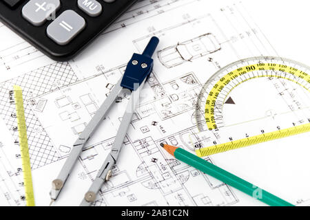 Foto der architektonischen Projekt, Zirkel, Lineal und Taschenrechner Stockfoto