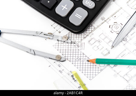 Foto der architektonischen Projekt, Zirkel, Lineal und Taschenrechner Stockfoto