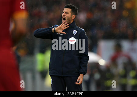 Rom, Italien. 24 Nov, 2019. Fabio Grosso Brescia's Coach während der Serie ein Match zwischen AS Roma und Brescia Calcio im Stadio Olimpico am 24. November 2019 in Rom, Italien. (Foto von Giuseppe Fama/Pacific Press) Quelle: Pacific Press Agency/Alamy leben Nachrichten Stockfoto