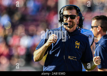 Stanford, Kalifornien, USA. 23 Nov, 2019. Kalifornien goldenen Bären Haupttrainer Justin Wilcox während der NCAA Football Spiel zwischen den Kalifornien goldenen Bären und der Stanford Cardinal bei Stanford Stadium in Stanford, Kalifornien. Chris Brown/CSM/Alamy leben Nachrichten Stockfoto