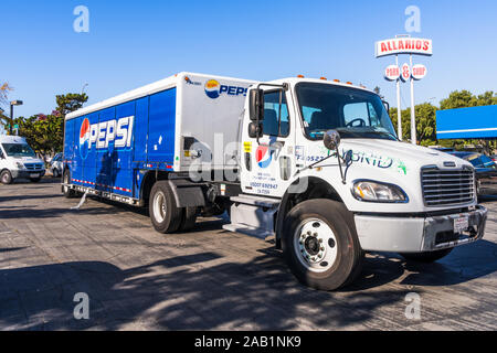 23.November 2019 Sunnyvale/CA/USA - Pepsi Truck, Lieferungen in South San Francisco Bay Area, PepsiCo, Inc. ist ein US-amerikanischer multinationalen Lebensmittel, Sn Stockfoto