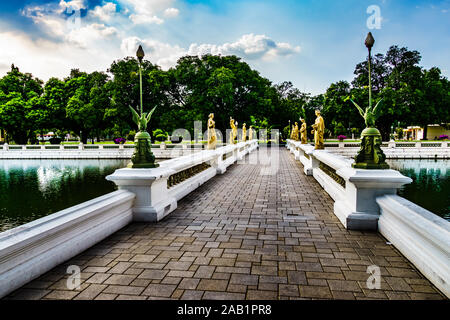 Ayutthaya, Thailand - 29.Oktober 2019: Bang Pa-In Palast, der ehemaligen Sommerresidenz der thailändische König. Stockfoto