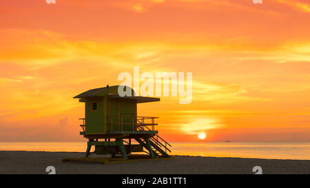 Sonnenaufgang am Miami Beach in Florida. Stockfoto