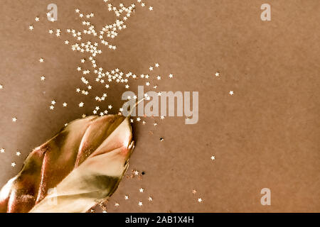 Goldenen Dekorationen Hintergrund. Stockfoto