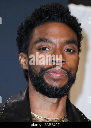 Los Angeles, USA. 24 Nov, 2019. Schauspieler Chadwick Boseman stellt in der Presse an der 2019 American Music Awards bei Microsoft Theatre L.A. statt Am 24. November 2019 in Los Angeles, Kalifornien, USA. (Foto von Xavier Collin/Image Press Agency) Quelle: Bild Presse Agentur/Alamy leben Nachrichten Stockfoto