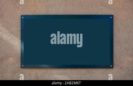Typenschild leer Mockup, schwarze Farbe an der Wand. Business signage Vorlage, kopieren Raum Stockfoto