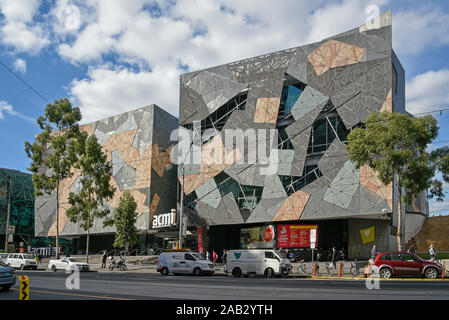 Australien, Victoria, Melbourne, 11. April 2019: Die australischen Zentrum für das bewegte Bild (ACMI), Federation Square, ist Australien nationalen Muse Stockfoto