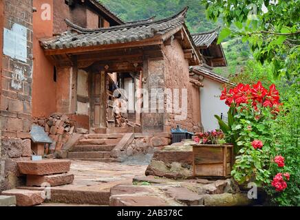 Traditionelle Architektur in Nuodeng Dorf, Provinz Yunnan, China Stockfoto