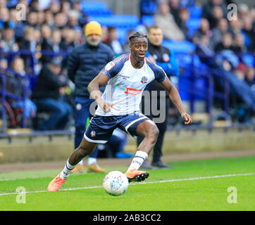 16. November 2019, Universität Bolton Stadium, Bolton, England; Sky Bet Liga 1, Bolton Wanderers v MK Dons: Josh Emmanuel (2) von den Bolton Wanderers läuft mit dem Ball Credit: Conor Molloy/News Bilder Stockfoto