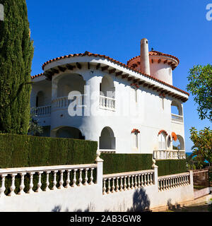 Weiße spanische Villa in Cala Blanca Alcossebre Stockfoto