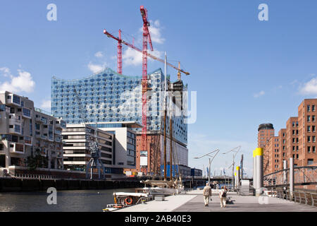 Blick in den Neubau der Elbphilharmonie in Hamburg | Blick auf den Bau der neuen Elbphilharmonie in Hamburg | Stockfoto