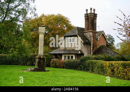 Wählen Cottage, Blaise Hamlet, Bristol, England, UK. Nur eines der Cottages, entworfen von den Architekten John Nash. Stockfoto