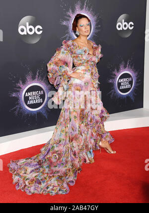 LOS ANGELES, Ca - 24. NOVEMBER: Halsey nimmt an den 2019 American Music Awards bei Microsoft Theater am 24 November, 2019 in Los Angeles, Kalifornien. Stockfoto