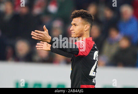 Augsburg, Deutschland. 24 Nov, 2019. Fußball Augsburg-Berlin, Augsburg, 24. November 2019. Davie SELKE, Hertha 27 FC Augsburg - Hertha BSC Berlin - DFL-Bestimmungen verbieten die Verwendung von Fotografien als BILDSEQUENZEN und/oder quasi-VIDEO - 1. Deutschen Fußball-Bundesliga, Augsburg, 24. November 2019. Saison 2019/2020, Spieltag 12, Kredit: Peter Schatz/Alamy leben Nachrichten Stockfoto