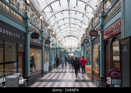 Die Great Western Arcade viktorianischen Einkaufspassage in Tempel Zeile, Birmingham, Großbritannien Stockfoto