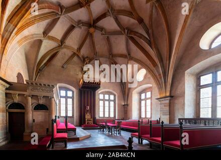 Mittelalterliches Zimmer mit Kreuzrippengewölbe, Prager Burg, Royal Palace, Prag, Tschechische Republik Stockfoto