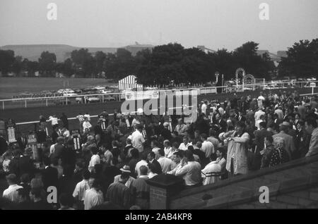 Ein Tag bei Pontefract Rennen, 1992, Bergbau Gemeinschaft zu spielen, West Yorkshire, Nordengland, Großbritannien Stockfoto