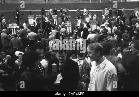 Ein Tag bei Pontefract Rennen, 1992, Bergbau Gemeinschaft zu spielen, West Yorkshire, Nordengland, Großbritannien Stockfoto