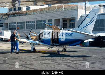 Leichte Flugzeuge Flugzeug in Lanseria Flughafen liegt nördlich von Randburg und Sandton im Norden westlich von Johannesburg, Südafrika. Daher, Stockfoto