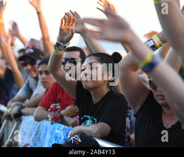Fort Lauderdale, FL, USA. 24 Nov, 2019. Atmosphäre wie Switchfoot führt während der RIPTIDE Music Festival am Fort Lauderdale Beach am 24. November 2019 in Fort Lauderdale, Florida. Quelle: MPI04/Medien Punch/Alamy leben Nachrichten Stockfoto