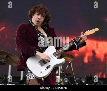 Fort Lauderdale, FL, USA. 24 Nov, 2019. Scheunen Courtney führt während der RIPTIDE Music Festival am Fort Lauderdale Beach am 24. November 2019 in Fort Lauderdale, Florida. Quelle: MPI04/Medien Punch/Alamy leben Nachrichten Stockfoto