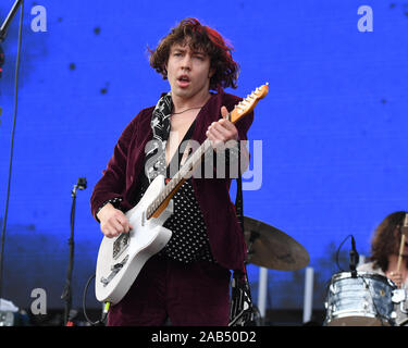 Fort Lauderdale, FL, USA. 24 Nov, 2019. Scheunen Courtney führt während der RIPTIDE Music Festival am Fort Lauderdale Beach am 24. November 2019 in Fort Lauderdale, Florida. Quelle: MPI04/Medien Punch/Alamy leben Nachrichten Stockfoto