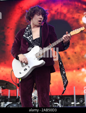 Fort Lauderdale, FL, USA. 24 Nov, 2019. Scheunen Courtney führt während der RIPTIDE Music Festival am Fort Lauderdale Beach am 24. November 2019 in Fort Lauderdale, Florida. Quelle: MPI04/Medien Punch/Alamy leben Nachrichten Stockfoto