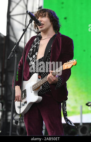 Fort Lauderdale, FL, USA. 24 Nov, 2019. Scheunen Courtney führt während der RIPTIDE Music Festival am Fort Lauderdale Beach am 24. November 2019 in Fort Lauderdale, Florida. Quelle: MPI04/Medien Punch/Alamy leben Nachrichten Stockfoto