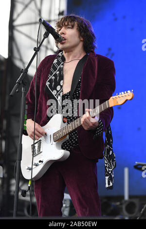 Fort Lauderdale, FL, USA. 24 Nov, 2019. Scheunen Courtney führt während der RIPTIDE Music Festival am Fort Lauderdale Beach am 24. November 2019 in Fort Lauderdale, Florida. Quelle: MPI04/Medien Punch/Alamy leben Nachrichten Stockfoto