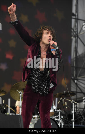 Fort Lauderdale, FL, USA. 24 Nov, 2019. Scheunen Courtney führt während der RIPTIDE Music Festival am Fort Lauderdale Beach am 24. November 2019 in Fort Lauderdale, Florida. Quelle: MPI04/Medien Punch/Alamy leben Nachrichten Stockfoto