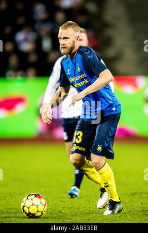 Aarhus, Dänemark. 24 Nov, 2019. Johan Larsson (13) von Bröndby IF während der 3F Superliga Match zwischen AGF und Bröndby gesehen wenn an Ceres Park in Aarhus. (Foto: Gonzales Foto/Alamy leben Nachrichten Stockfoto