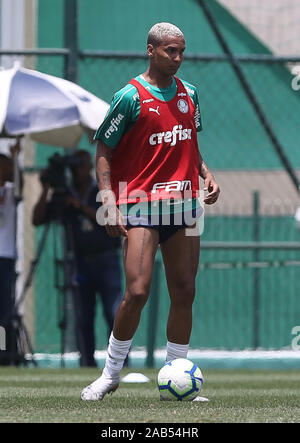 Sao Paulo, Brasilien. 25. Nov 2019. SÃO PAULO, SP - 25.11.2019: TREINO TUN PALMEIRAS - Deyverson, von SE Palmeiras, während der Ausbildung an der Fußball-Akademie. (Foto: Cesar Greco/Fotoarena) Credit: Foto Arena LTDA/Alamy leben Nachrichten Stockfoto