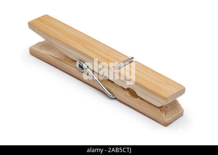Hölzerne Wäscheklammer isoliert auf weißem Hintergrund Stockfoto