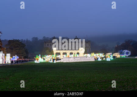 Longleat. Wiltshire. Vereinigtes Königreich. 17. November 2019. die Laternen leuchten in der Nacht an der Longleat Festival des Lichts. Stockfoto