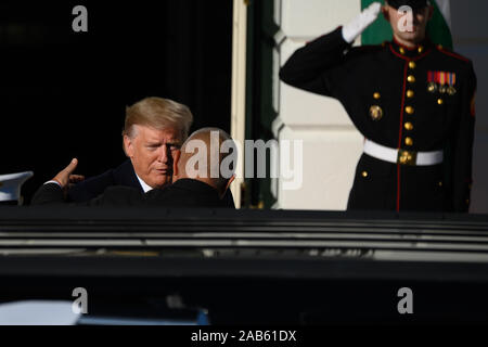 Washington, District of Columbia, USA. 25 Nov, 2019. Präsidenten der Vereinigten Staaten Donald J. Trumpf begrüßt der bulgarische Ministerpräsident Bojko Borissow zum Weißen Haus. Credit: Erin Scott/CNP Credit: Erin Scott/CNP/ZUMA Draht/Alamy leben Nachrichten Stockfoto