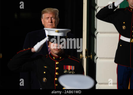 Washington, Vereinigte Staaten von Amerika. 25 Nov, 2019. Präsidenten der Vereinigten Staaten Donald J. Trumpf begrüßt der bulgarische Ministerpräsident Bojko Borissow zum Weißen Haus. Credit: Erin Scott/CNP | Verwendung der weltweiten Kredit: dpa/Alamy leben Nachrichten Stockfoto