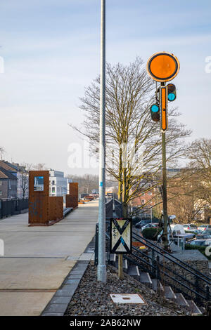 Zyklus express Weg 1, RS 1, in Mülheim an der Ruhr, auf einem Eisenbahnviadukt der ehemaligen Rheinischen Eisenbahn, Abschnitt zwischen der Mülheimer Hauptbahnhof und t Stockfoto