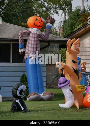 Aufblasbare Halloween-Display, Monroe, Washington, Staat. Stockfoto