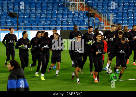 Madrid, Spanien. 25 Nov, 2019. Madrid, Spanien; 25/11/2019. - Die PSG-Team Züge im Bereich der Santiago Bernabeu vor dem Spiel Morgen des 26. November der Meister LeageCredit: Juan Carlos Rojas/Picture Alliance | Verwendung weltweit/dpa/Alamy leben Nachrichten Stockfoto