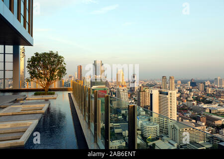 Erhöhte Ansicht stadtbild in Bangkok, Thailand. Die Metropole Bangkok ist die Hauptstadt von Thailand. Stockfoto