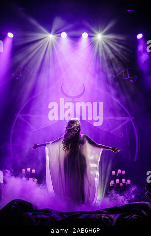 Nottingham, UK. 25. November 2019. In diesem Moment live auf der Bühne am Motorpoint Arena in Nottingham, UK. Credit: Andy Gallagher/Alamy leben Nachrichten Stockfoto