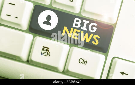 Handschrift text Big News. Konzeptionelle Foto wissen Aktionen niemand hörte es noch Teleporter Journalist Stockfoto