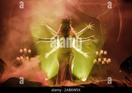 Nottingham, UK. 25. November 2019. In diesem Moment live auf der Bühne am Motorpoint Arena in Nottingham, UK. Credit: Andy Gallagher/Alamy leben Nachrichten Stockfoto