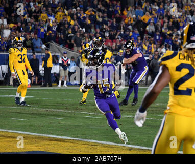 Los Angeles, USA. 25 Nov, 2019. Baltimore Ravens Marquise Braun Kerben gegen die Los Angeles Rams an der United Airlines Kolosseum in Los Angeles am Montag, 25. November 2019. Foto von Jon SooHoo/UPI Quelle: UPI/Alamy leben Nachrichten Stockfoto