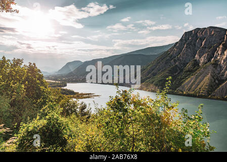 Schöne Serre-Poncon Lake. Sommer in Frankreich Stockfoto