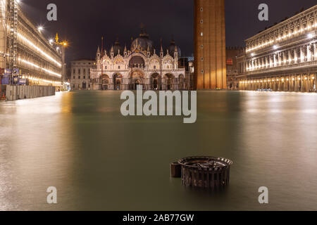 Überschwemmung, Acqua Alta am Markusplatz, Venedig, am 12. November 2019 Stockfoto