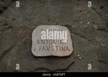 Antonino und faustina Tempel in Rom Kaiserforen Stockfoto